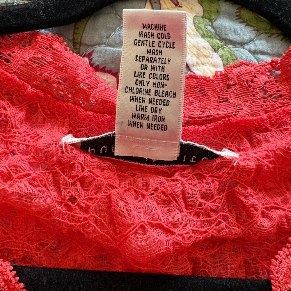 NEW Pursuits Ltd Petite Coral Lace Sleeveless V-Neck Tank Top Women Petites PM - Picture 5 of 5